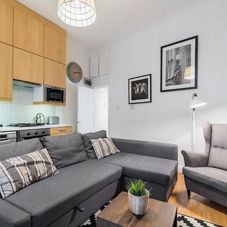 2Br Spacious Flat In West Kensington Fits 6! London Eksteriør billede